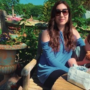 🚫SOLD🚫 Off Shoulder Necklace Top